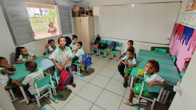 Mães de alunos pedem reconstrução de escola no distrito da Matinha; alunos estudam em chácara alugada (1)