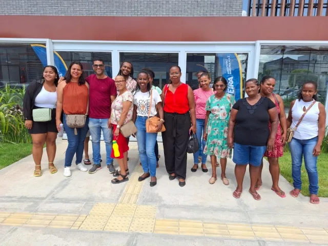 Manifestantes pedem garantia para construção de escola