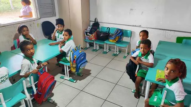 Mães de alunos pedem reconstrução de escola no distrito da Matinha; alunos estudam em chácara alugada (1)