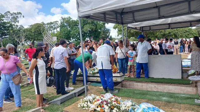 Sepultamento de Kauan Gomes