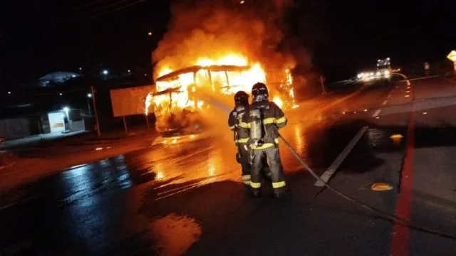 ônibus incendiado