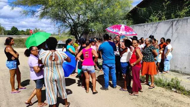 Mães de alunos pedem reconstrução de escola no distrito da Matinha; alunos estudam em chácara alugada (1)