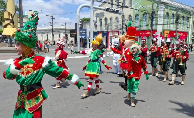 desfile temático de natal da CDL