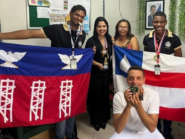 Feira Brasileira de Ciências e Engenharia - febrace - rede estadual - estudantes finalistas