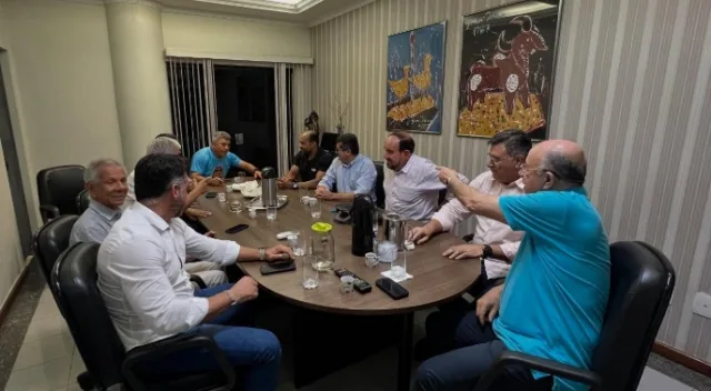 José Ronaldo realiza reunião com representantes de setores econômicos em Feira de Santana