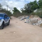 corpo é encontrado mãos amarradas estrada de chão