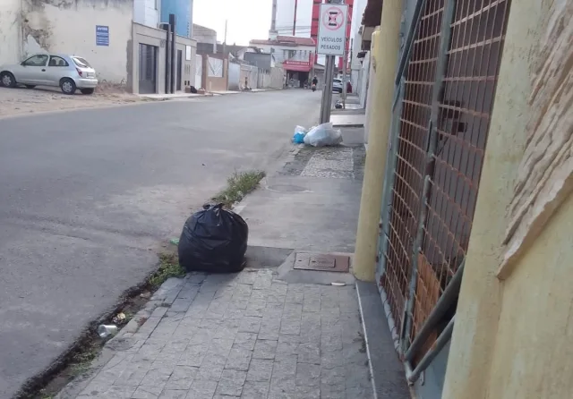 sem coleta de lixo em feira de santana