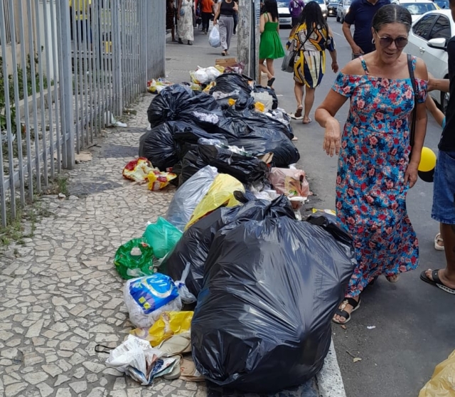 sem coleta de lixo em feira de santana