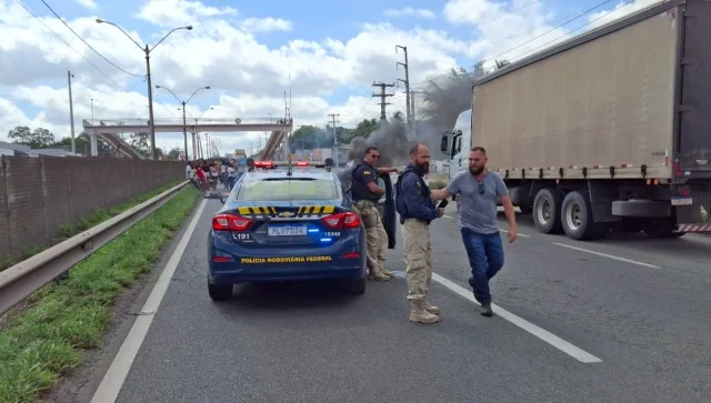 Manifestação na BR-324