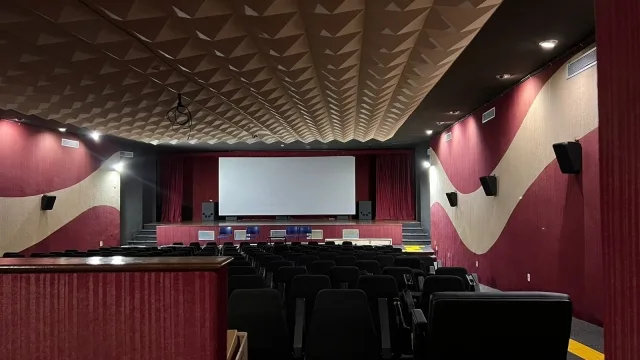 Sala Walter da Silveira revitalizada pelo projeto Os Filmes que eu Não Vi