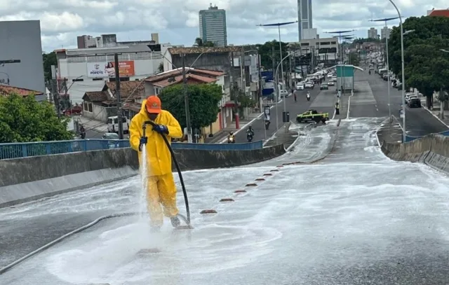 faxina no viaduto e túneis