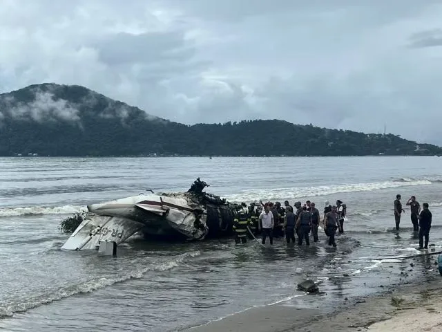 avião explosão Ubatuba