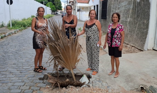 Buraco na Rua Brito - Cidade Nova