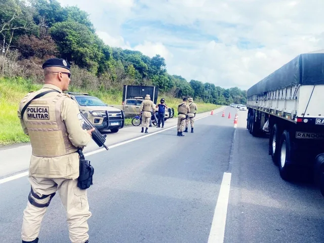 Polícia Militar - roubo de carga