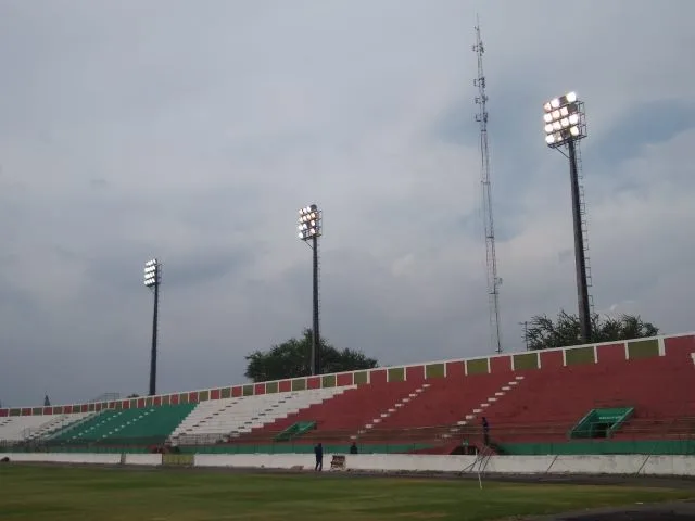 Refletores do Estádio Joia da Princesa