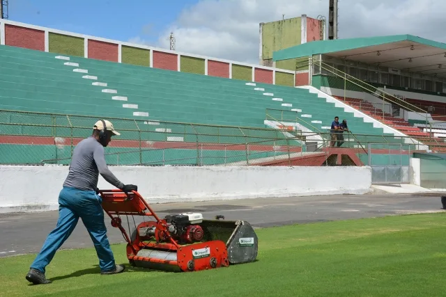 Recuperacao do Gramado do Joia da Princesa