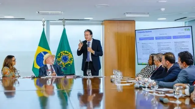 Presidente Lula e Camillo Santana, ministro da educação