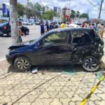 engavetamento avenida João Durval