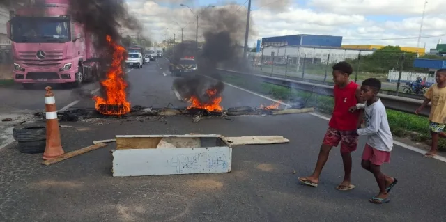 Manifestação na BR-32