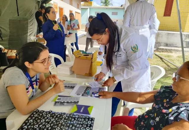 Ação social na Liberdade - Unex e Exército