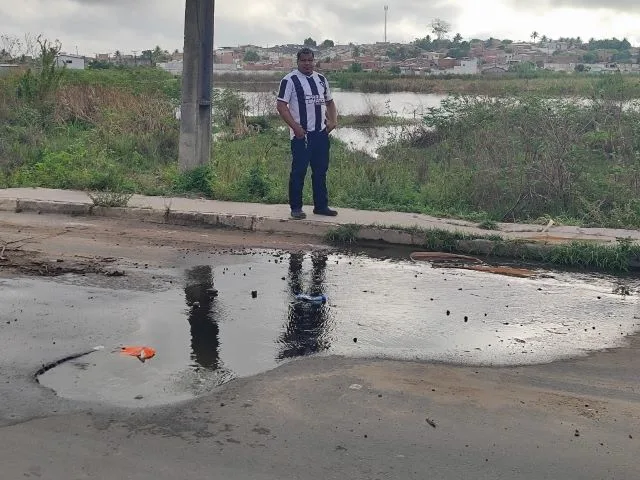 Robson da Silva Papa esgoto esgoto irregular na avenida periférica parque lagoa subaé 