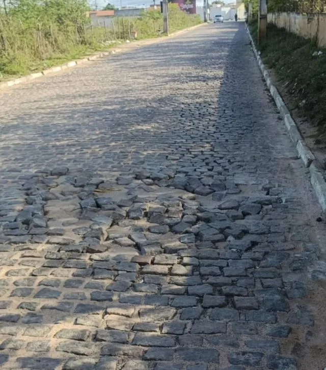 Cratera em rua