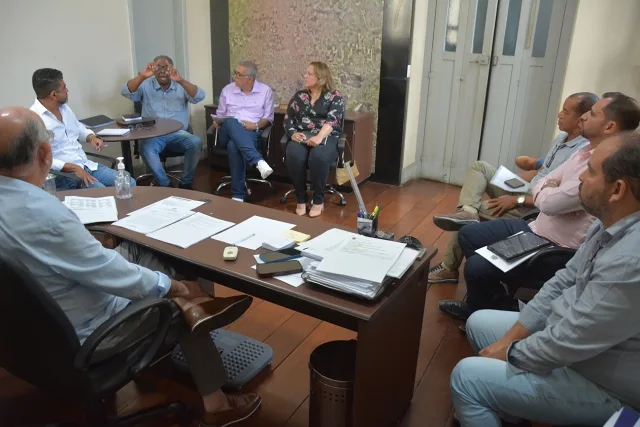 Prefeito Reuniao com Secretarios acoes no Centro de Abastecimento-foto Jorge Magalhaes