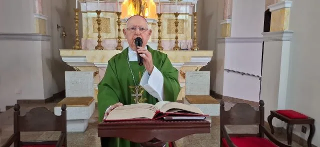 Dom Itamar Vian celebrando Missa de 7º Dia de Gilmário Moreira