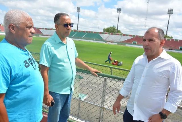 Recuperacao do Gramado do Joia da Princesa