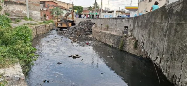 limpeza de canal em Feira de Santana