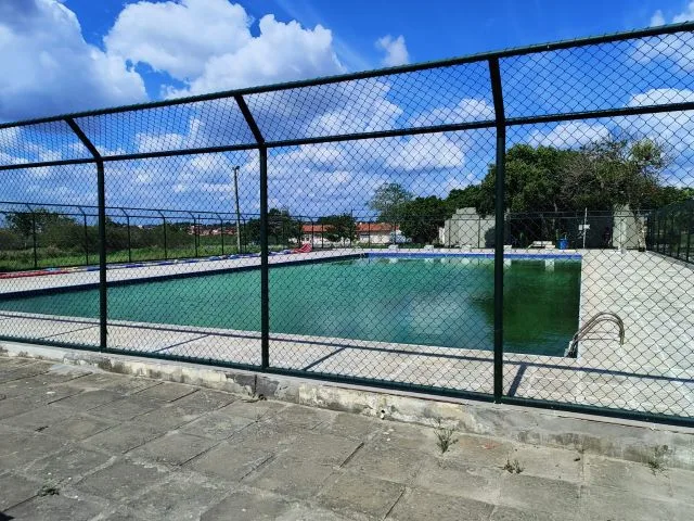 piscina uefs