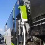 Empresário morre e 16 pessoas ficam feridas em acidente entre ônibus e carreta na BR-116