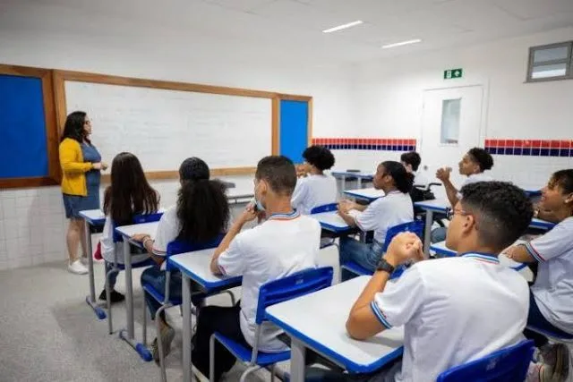 alunos sala de aula rede estadual