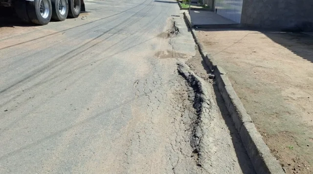 buracos no bairro Gabriela