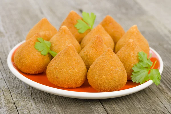 Os 5 segredos para uma coxinha crocante e cremosa