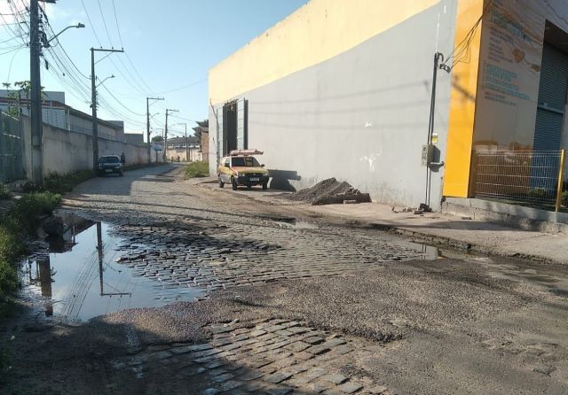 Rua Uirapuru- bairro Parque Lagoa Subaé