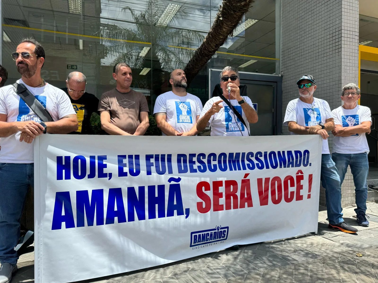 Sindicato dos Bancários protesta contra retirada de caixas presenciais no Banco do Brasil