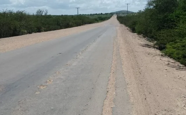 Trecho da BA-233 entre Serrinha e Biritinga