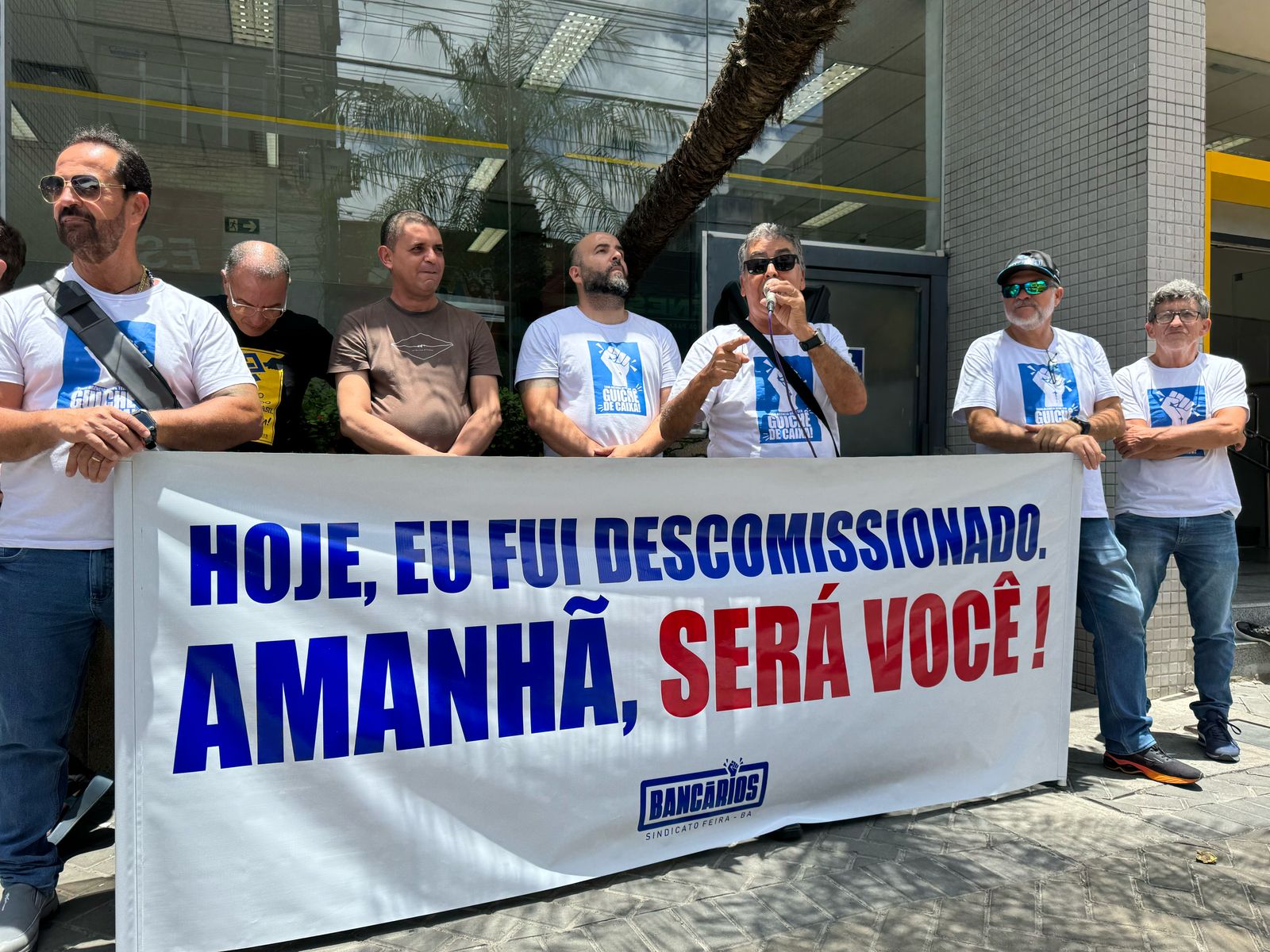 Sindicato dos Bancários protesta contra retirada de caixas presenciais no Banco do Brasil