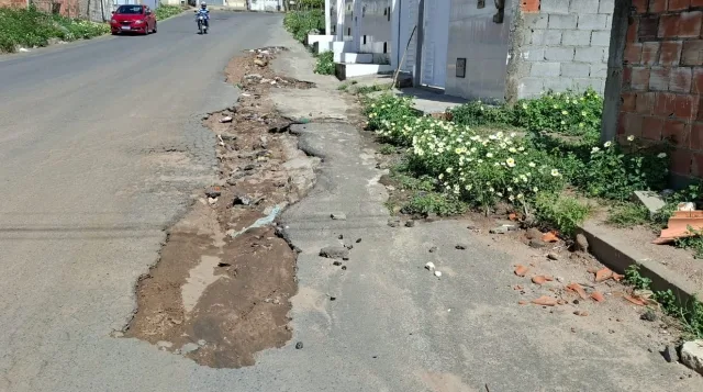 buracos no bairro Gabriela