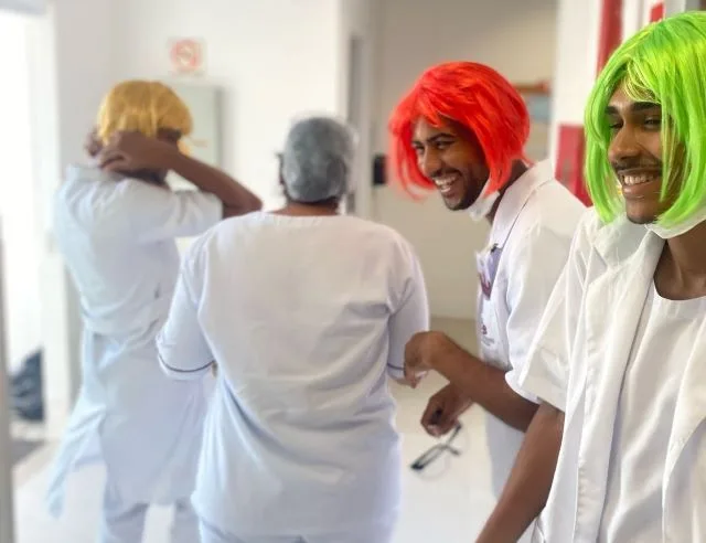 Folia e muita emoção no bloquinho de carnaval animam pacientes da Clínica de Hemodiálise de Santo Estêvão (CNSE)