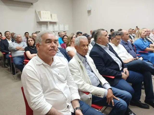 Palestra teve a participação de representantes de entidades empresariais de Feira de Santana e políticos