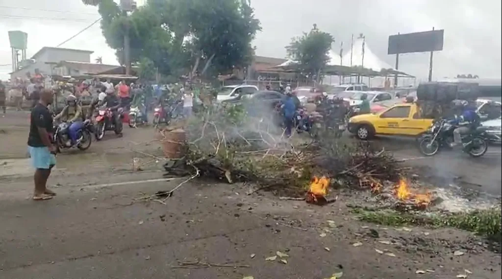 Manifestação na BR-324