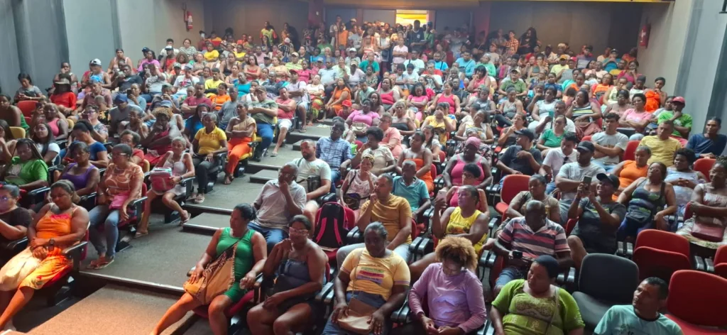 reunião prefeito e feirantes da marechal e bernardino bahia (7)