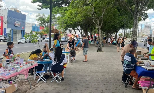 Feira na Avenida