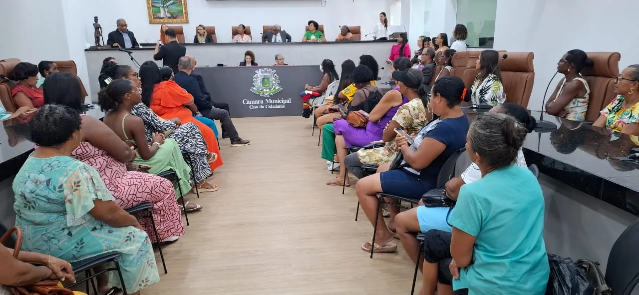 sessão Câmara Municipal em homenagem as mulheres feirantes