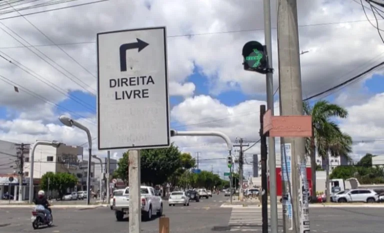 Direita Livre na Avenida Maria Quitéria