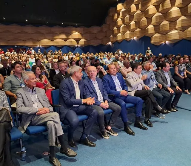 Governador participa de congresso para varejistas no Centro de Convenções