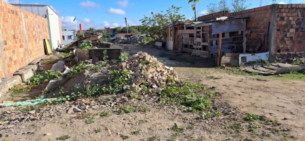 Moradores do bairro Pedra do Descanso reclamam de diversos problemas