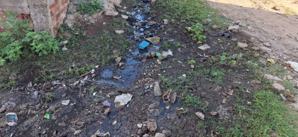 Moradores do bairro Pedra do Descanso reclamam de diversos problemas